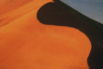 דיונת חול מרהיבה בנמיביה