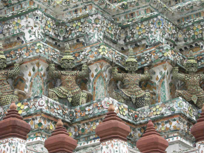 קיר מקדש בתאילנד
